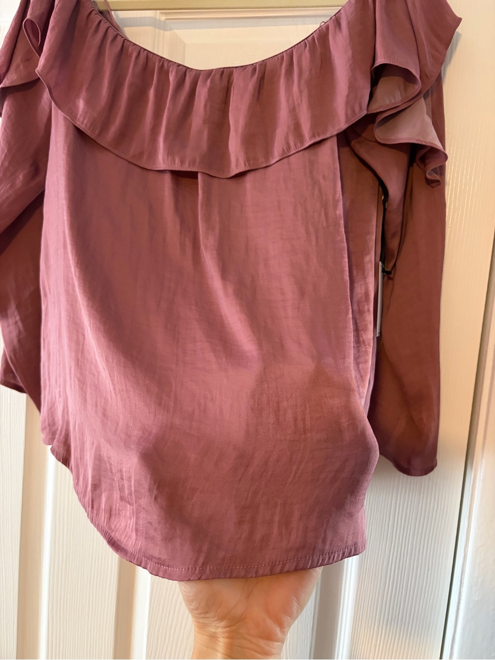 1. State Mauve Off-Shoulder Ruffle Blouse - Picture 5 of 6